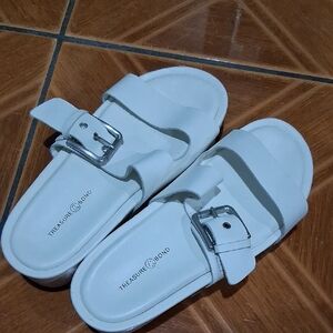 Treasure & Bond White Buckle Slide Sandals